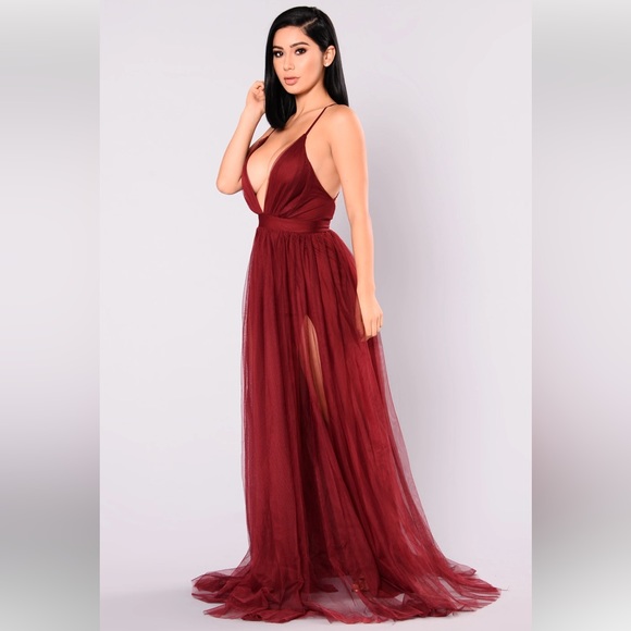 FASHION NOVA On The Runway Maxi Dress - Picture 4 of 8